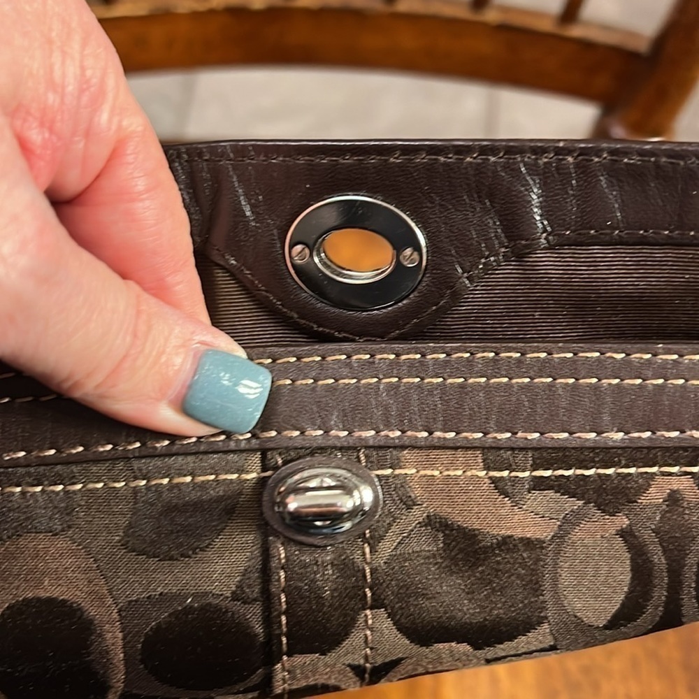Coach handbag brown classic “C” canvas. Excellent condition! - Picture 9 of 12
